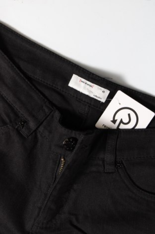 Дамски панталон Collection, Размер M, Цвят Черен, Цена 3,48 лв.