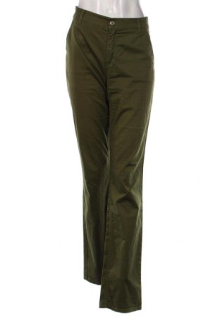 Дамски панталон Escada, Размер M, Цвят Зелен, Цена 16,87 лв.