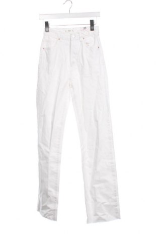 Дамски панталон Mango, Размер XS, Цвят Бял, Цена 26,52 лв.