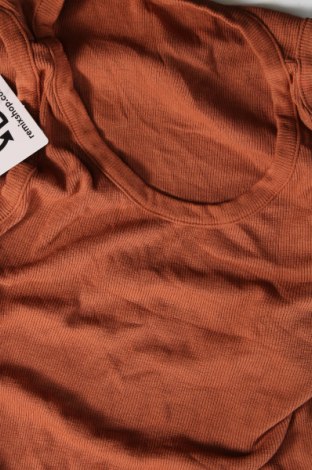 Tricou de damă, Mărime M, Culoare Bej, Preț 20,95 Lei