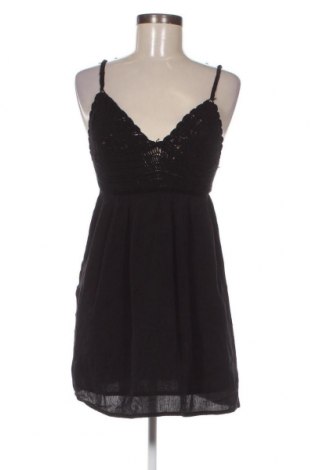 Γυναικείο αμάνικο μπλουζάκι Pull&Bear, Μέγεθος S, Χρώμα Μαύρο, Τιμή 6,82 €