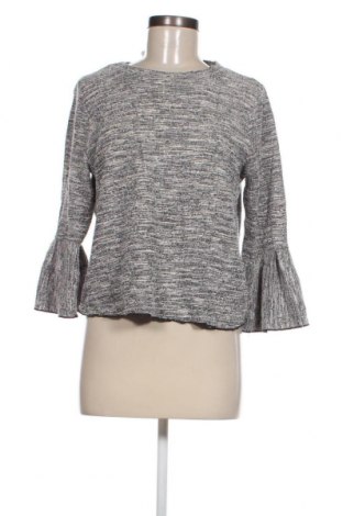 Дамски пуловер Urban Romantics, Размер M, Цвят Сив, Цена 29,00 лв.