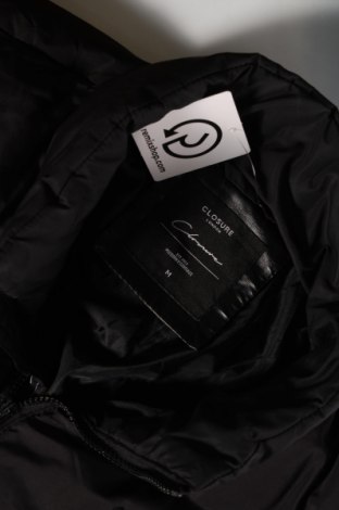 Γυναικείο μπουφάν Closure, Μέγεθος M, Χρώμα Μαύρο, Τιμή 24,90 €