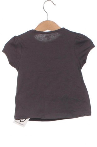 Детска тениска Kiabi, Размер 6-9m/ 68-74 см, Цвят Сив, Цена 7,44 лв.