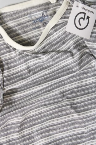 Детска тениска Next, Размер 10-11y/ 146-152 см, Цвят Сив, Цена 6,00 лв.