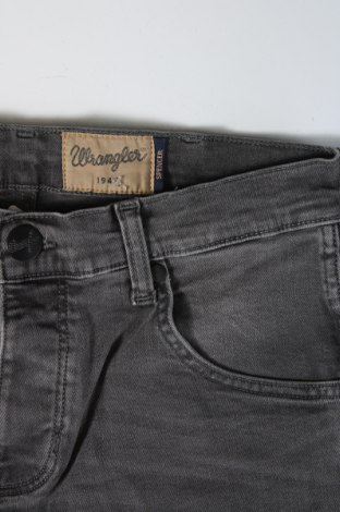 Pánske džínsy  Wrangler, Veľkosť S, Farba Sivá, Cena  82,99 €