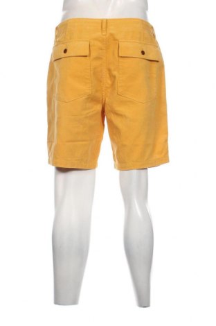 Мъжки къс панталон Outerknown, Размер L, Цвят Жълт, Цена 22,50 лв.