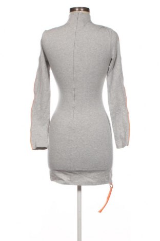 Kleid Capsule, Größe S, Farbe Grau, Preis 2,42 €