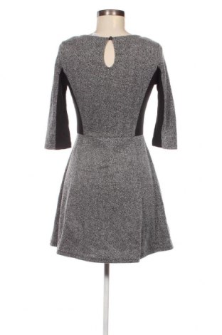 Kleid H&M Divided, Größe M, Farbe Mehrfarbig, Preis € 4,04
