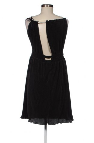 Kleid Nelly, Größe M, Farbe Schwarz, Preis 23,66 €