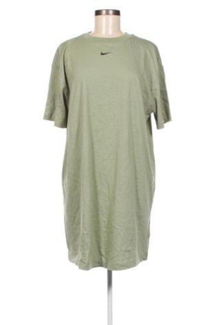Kleid Nike, Größe L, Farbe Grün, Preis 61,34 €