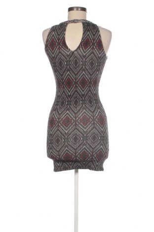 Kleid Pull&Bear, Größe S, Farbe Mehrfarbig, Preis 4,04 €