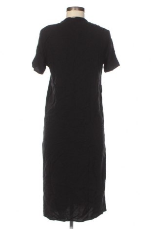 Kleid Vero Moda, Größe M, Farbe Schwarz, Preis 27,84 €