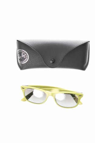 Sonnenbrille Ray Ban, Farbe Grün, Preis 105,67 €