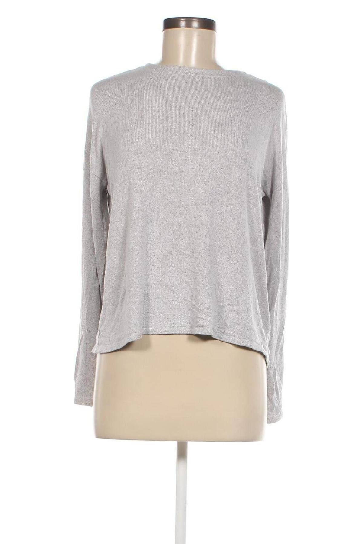 Damen Shirt Bershka, Größe M, Farbe Grau, Preis 1,85 €