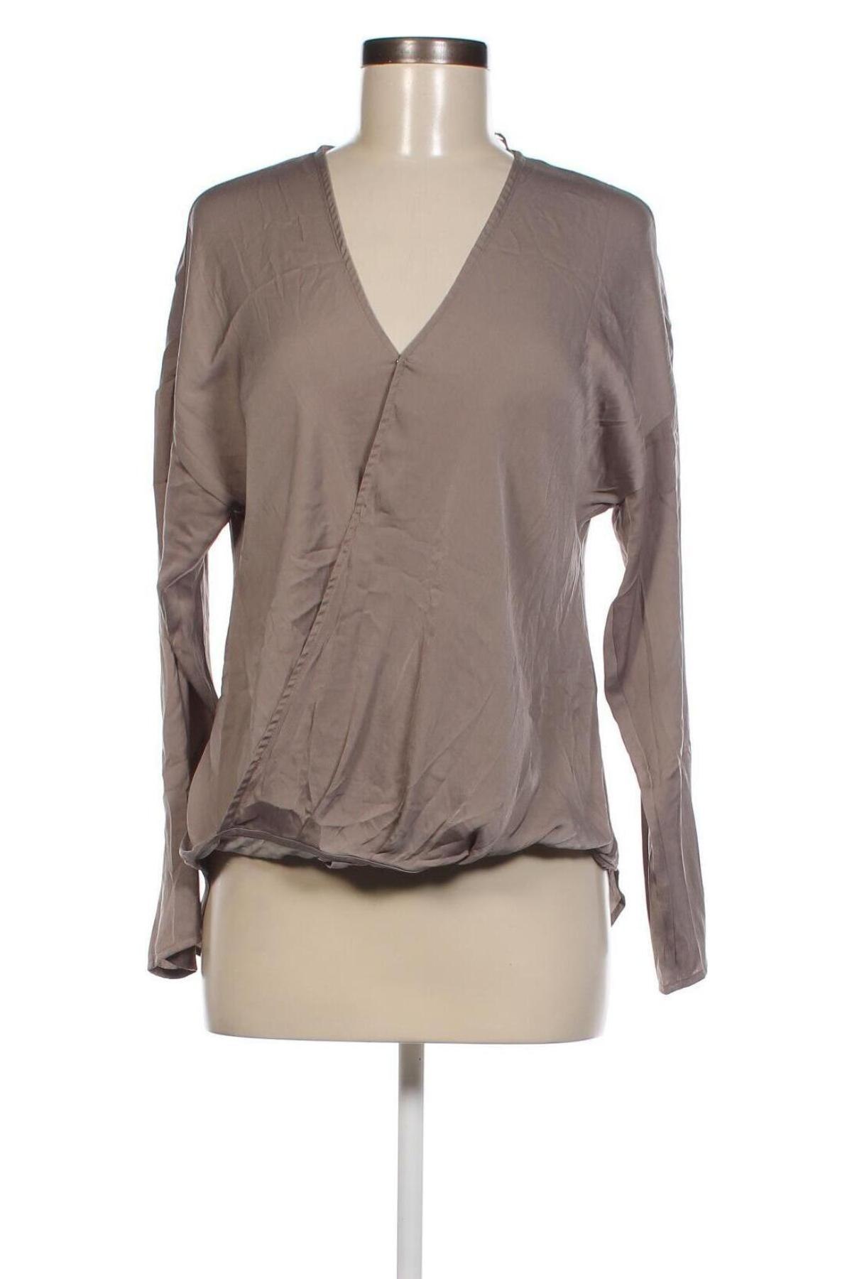 Дамска блуза Gina Tricot, Размер S, Цвят Бежов, Цена 4,35 лв.