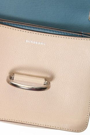 Дамска чанта Burberry, Цвят Бежов, Цена 689,49 лв.