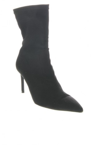 Botine de damă Bershka, Mărime 39, Culoare Negru, Preț 157,99 Lei