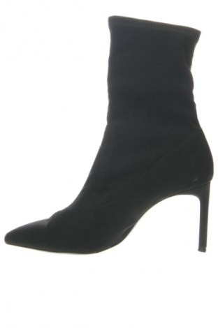 Botine de damă Bershka, Mărime 39, Culoare Negru, Preț 157,99 Lei