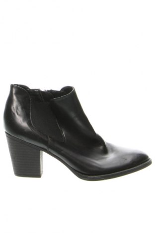 Botine de damă Graceland, Mărime 37, Culoare Negru, Preț 53,99 Lei