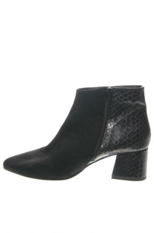 Damen Stiefeletten Nila & Nila, Größe 39, Farbe Schwarz, Preis € 43,49