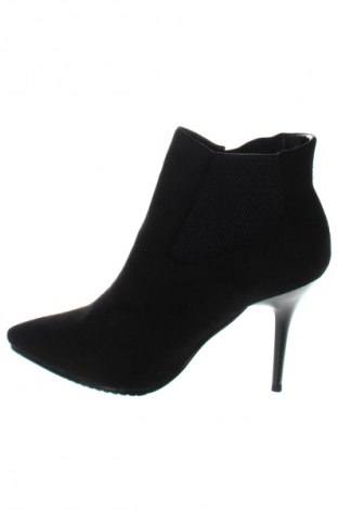 Botine de damă Yamamay, Mărime 39, Culoare Negru, Preț 357,14 Lei