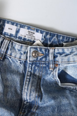 Damskie jeansy Bershka, Rozmiar S, Kolor Niebieski, Cena 66,69 zł