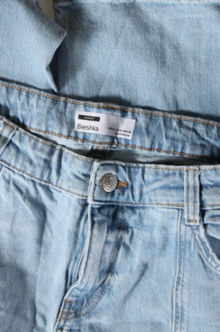 Damskie jeansy Bershka, Rozmiar M, Kolor Niebieski, Cena 92,99 zł