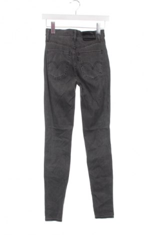 Dámske džínsy  Levi's, Veľkosť XS, Farba Sivá, Cena  18,95 €