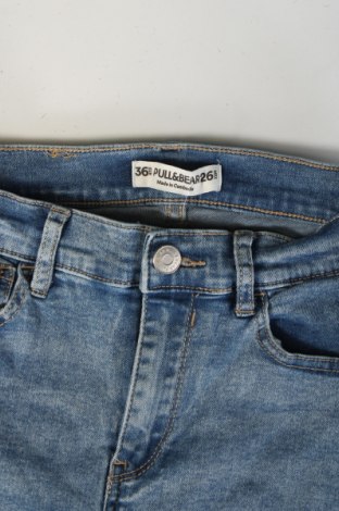 Damskie jeansy Pull&Bear, Rozmiar S, Kolor Niebieski, Cena 39,99 zł