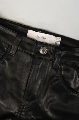 Damenhose Bershka, Größe XS, Farbe Schwarz, Preis 20,49 €