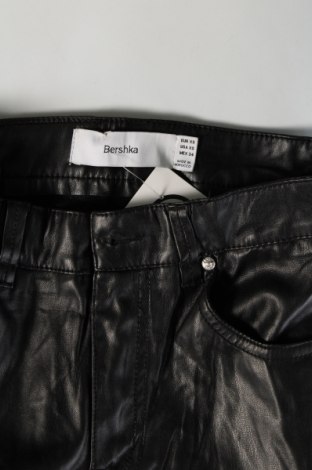 Dámské kalhoty  Bershka, Velikost XS, Barva Černá, Cena  239,00 Kč