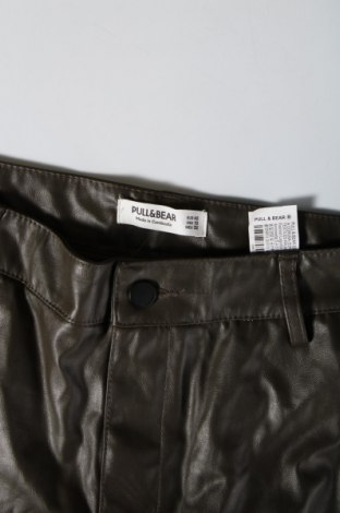 Damenhose Pull&Bear, Größe L, Farbe Grün, Preis 20,49 €