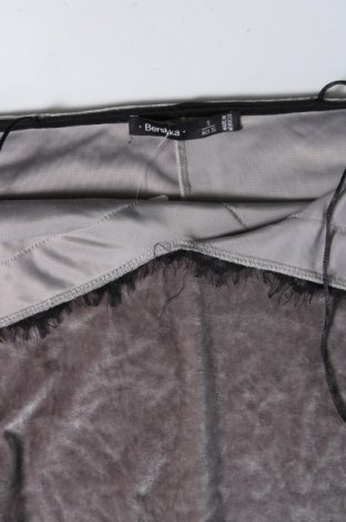 Damentop Bershka, Größe S, Farbe Grau, Preis € 11,99