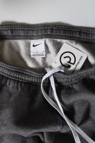 Pantaloni trening de femei Nike, Mărime S, Culoare Gri, Preț 128,99 Lei