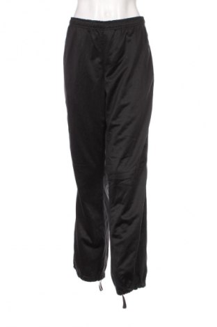 Pantaloni trening de femei Umbro, Mărime XL, Culoare Negru, Preț 111,99 Lei