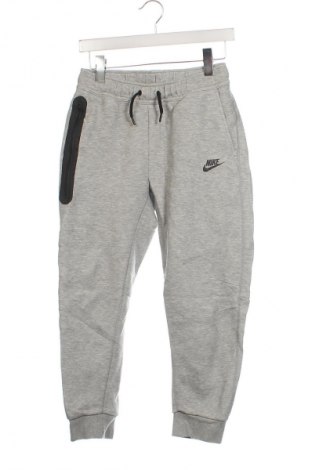 Detské tepláky Nike, Veľkosť 10-11y/ 146-152 cm, Farba Sivá, Cena  26,45 €