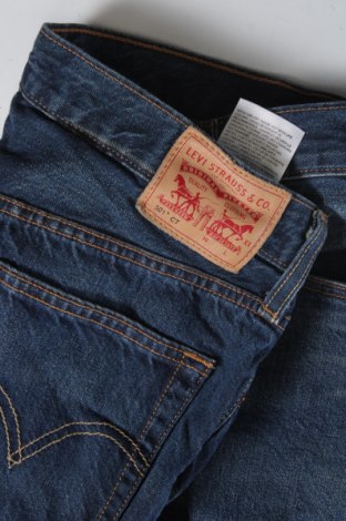 Мъжки дънки Levi's, Размер M, Цвят Син, Цена 75,49 лв.