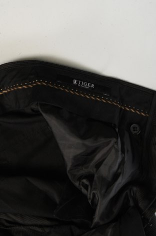 Pantaloni de bărbați Tiger Of Sweden, Mărime M, Culoare Negru, Preț 124,99 Lei