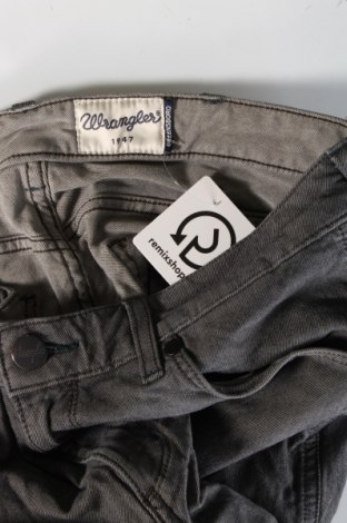 Pantaloni de bărbați Wrangler, Mărime M, Culoare Gri, Preț 223,99 Lei