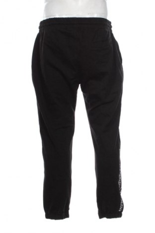 Pantaloni trening de bărbați Trendyol, Mărime XL, Culoare Negru, Preț 44,99 Lei