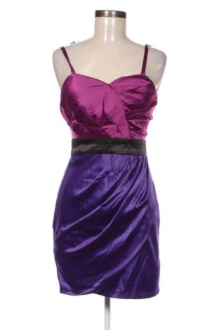 Kleid Ax Paris, Größe M, Farbe Lila, Preis 33,99 €