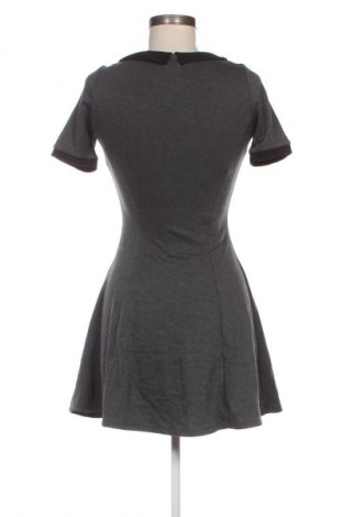 Kleid H&M Divided, Größe S, Farbe Grau, Preis 20,49 €