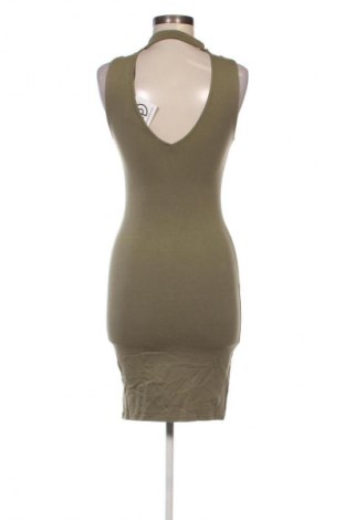 Kleid Pull&Bear, Größe M, Farbe Grün, Preis 20,49 €