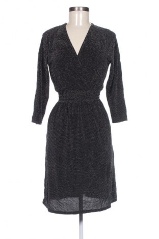 Kleid Sisters Point, Größe M, Farbe Schwarz, Preis 7,99 €