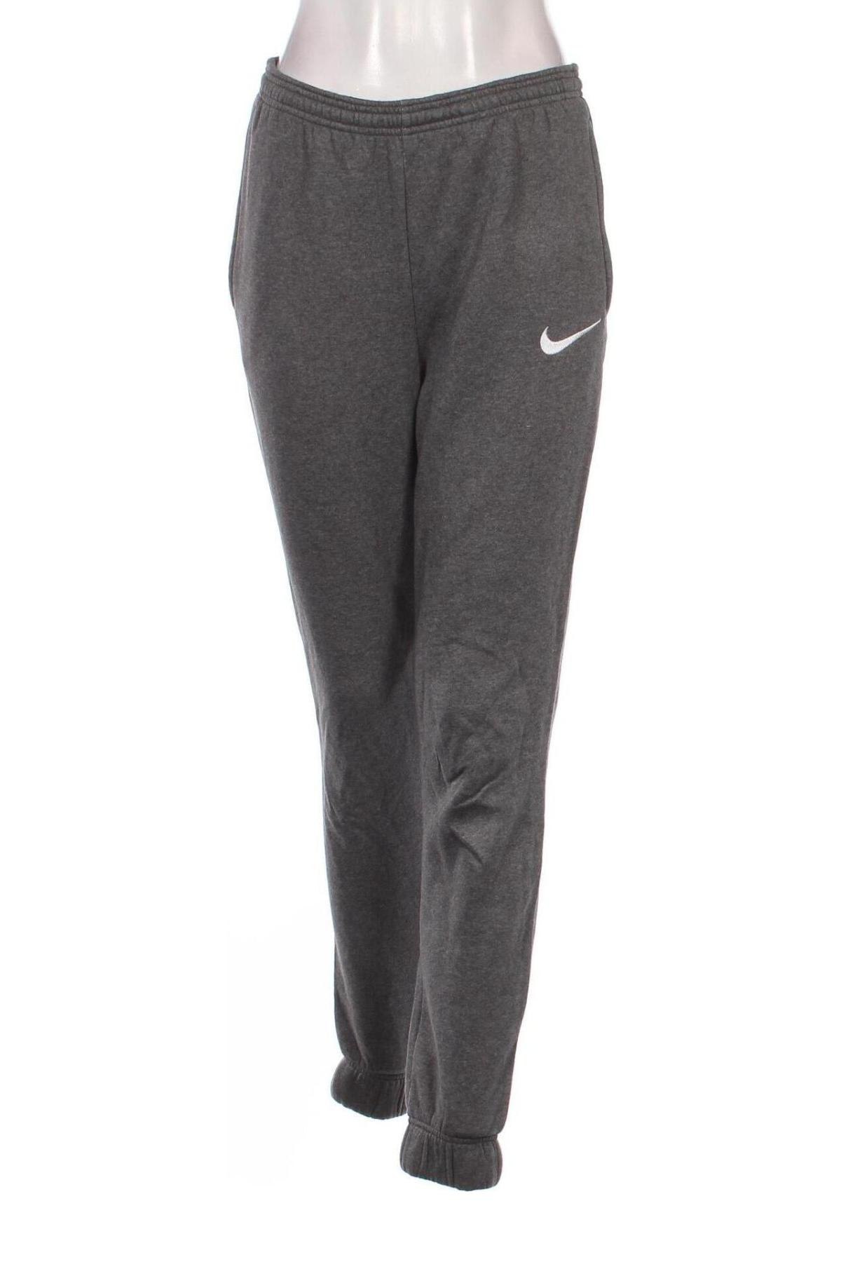 Pantaloni trening de femei Nike, Mărime S, Culoare Gri, Preț 128,99 Lei