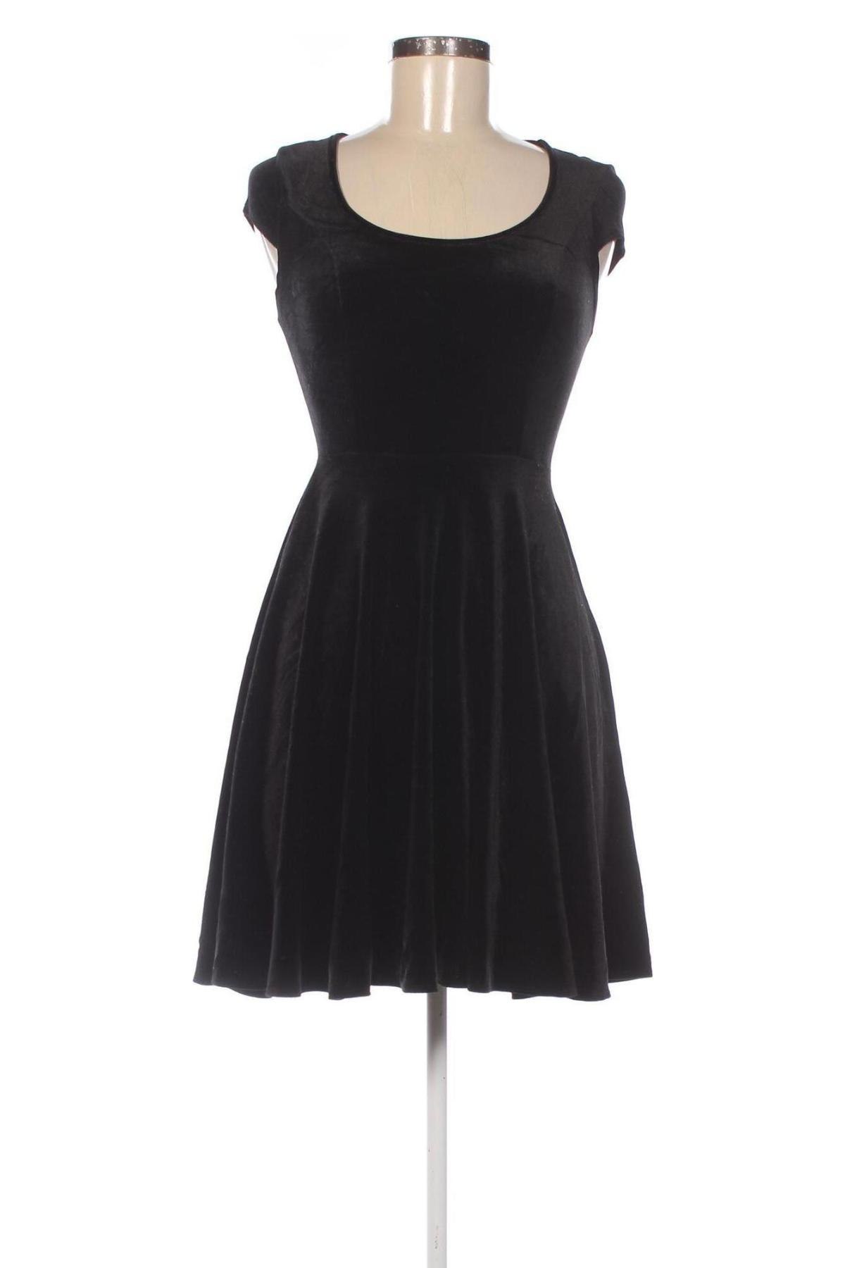 Kleid Nly One, Größe XS, Farbe Schwarz, Preis € 20,49