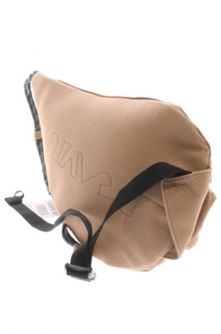 Чанта Kavu, Цвят Бежов, Цена 40,89 лв.