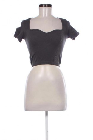 Дамска блуза Amisu, Размер S, Цвят Сив, Цена 19,00 лв.