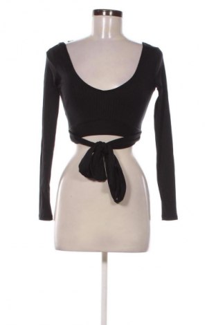 Дамска блуза Bershka, Размер XS, Цвят Черен, Цена 19,00 лв.